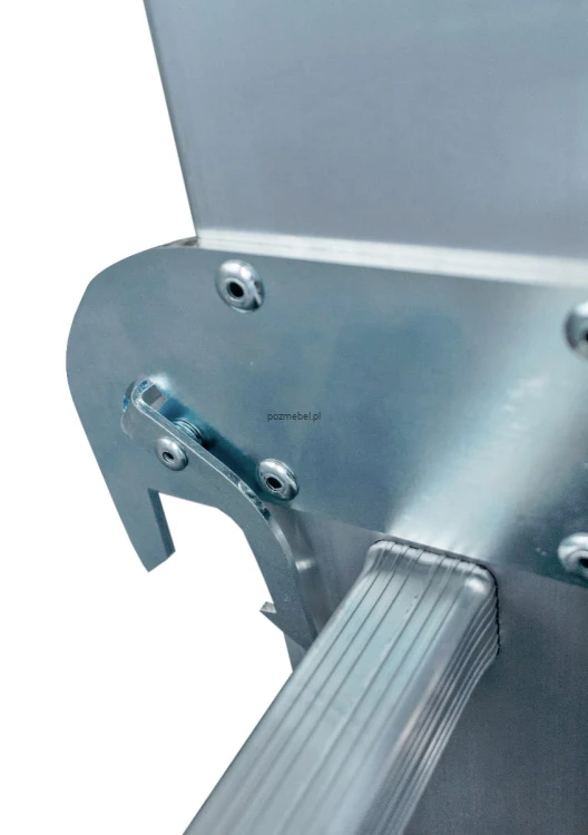 Drabina aluminiowa przemysłowa dwustronna BS-DW 2x14 150 kg Bayersystem-stopien-i-hak.jpg