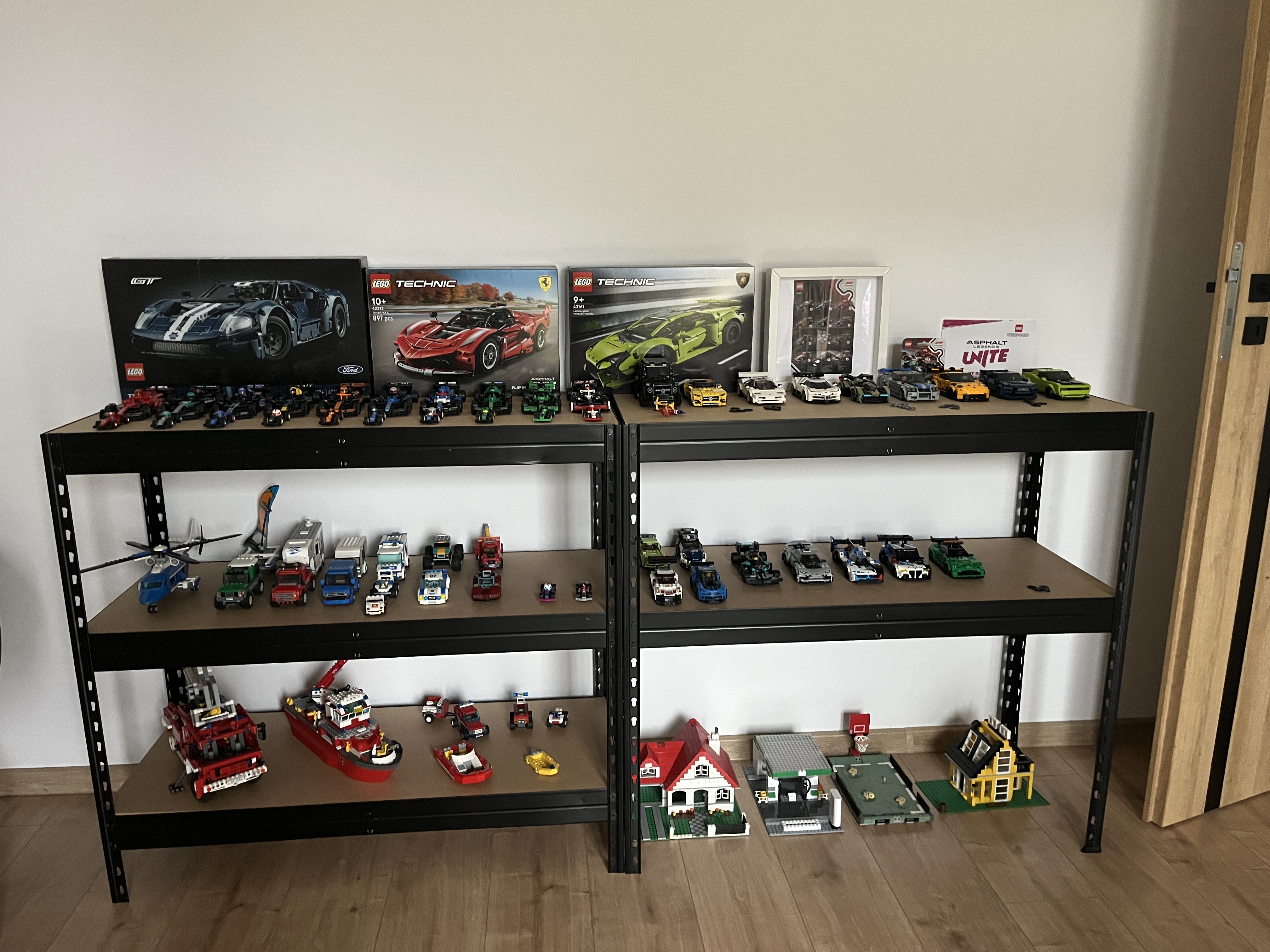 Regał metalowy wtykowy czarny na klocki LEGO